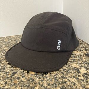 REI On the Trail Black Five-Panel Cap